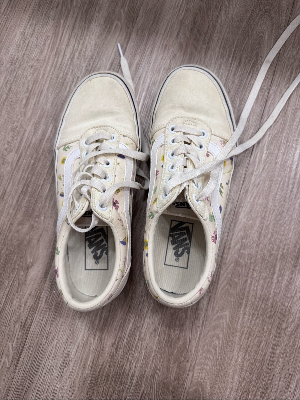 Vans Cream Floral Low-Top Sneakers with Multicolor Blossoms